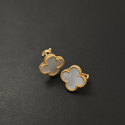ヴァンクリーフアンドアーペル ピアス