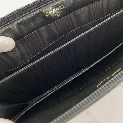 シャネル ラウンドファスナー 長財布