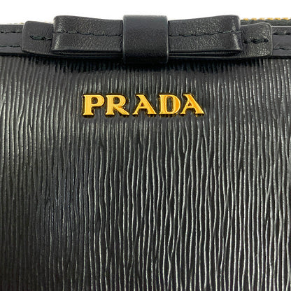 プラダ 財布