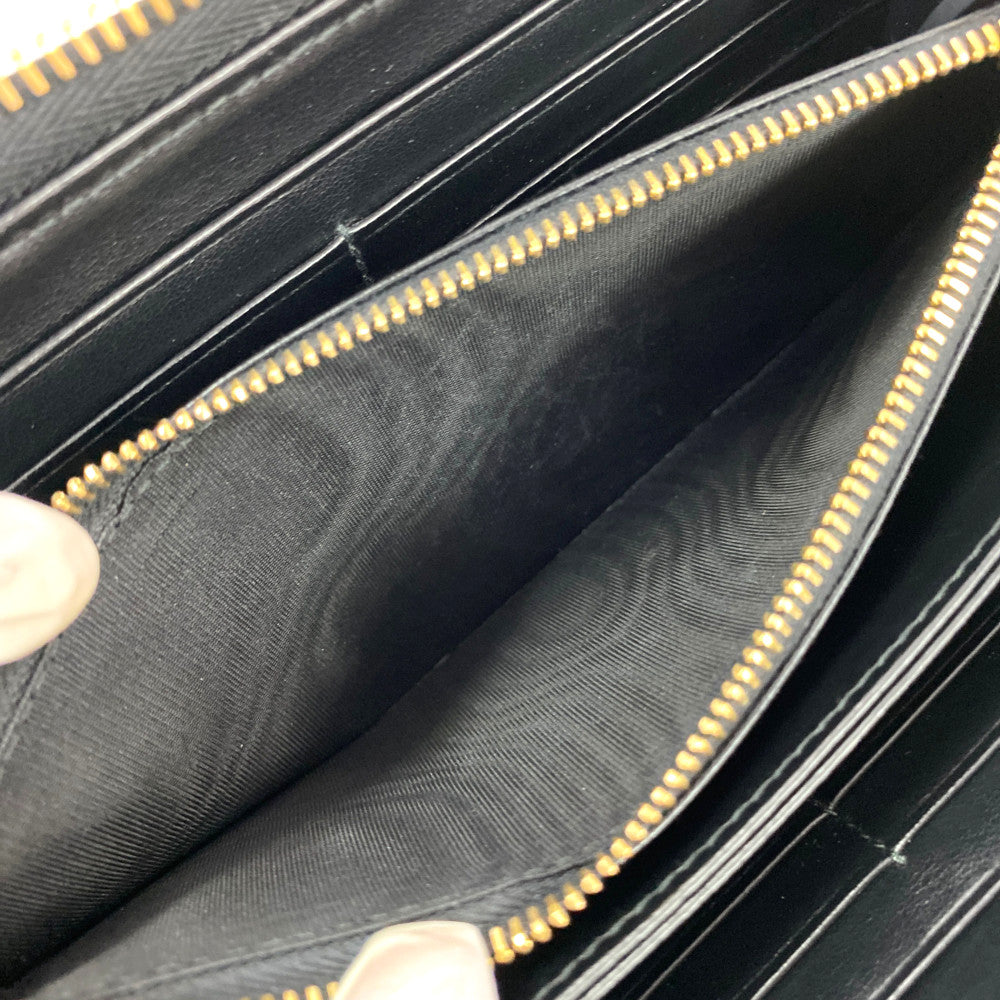 プラダ 財布
