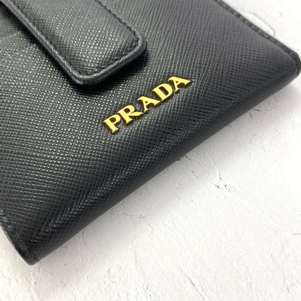 プラダ 財布