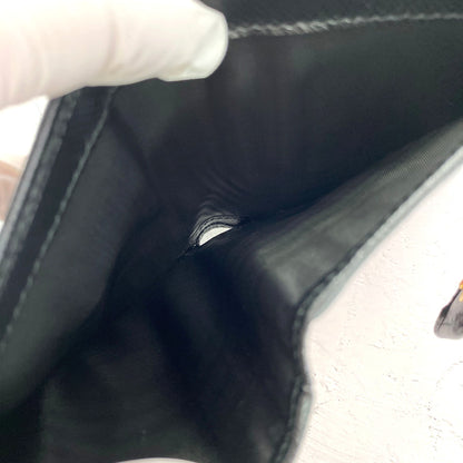 プラダ 財布