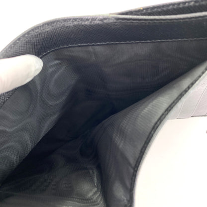 プラダ 財布