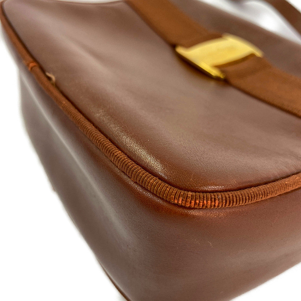 サルヴァトーレフェラガモ バッグ