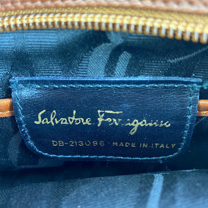 サルヴァトーレフェラガモ バッグ