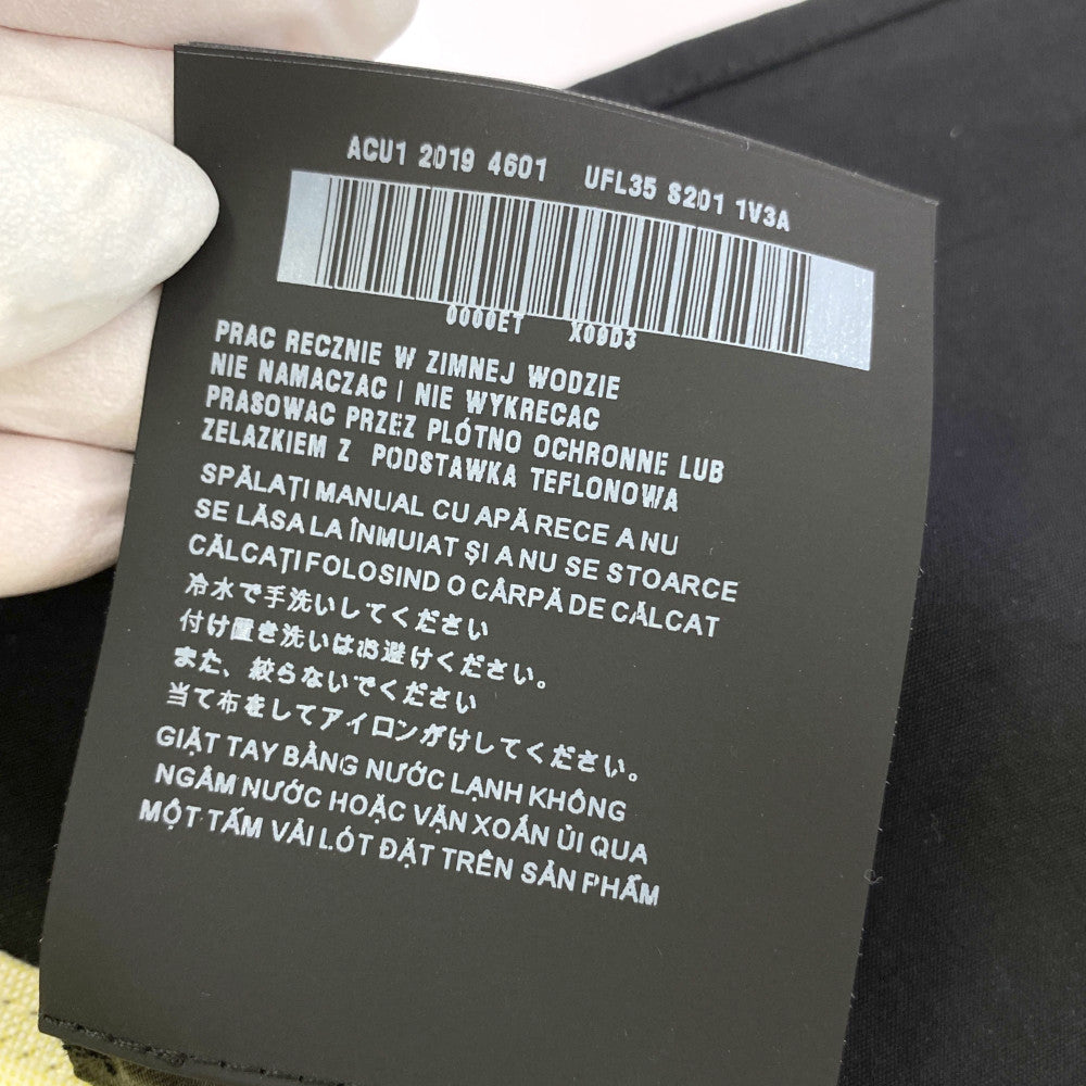 プラダ ネックウェア