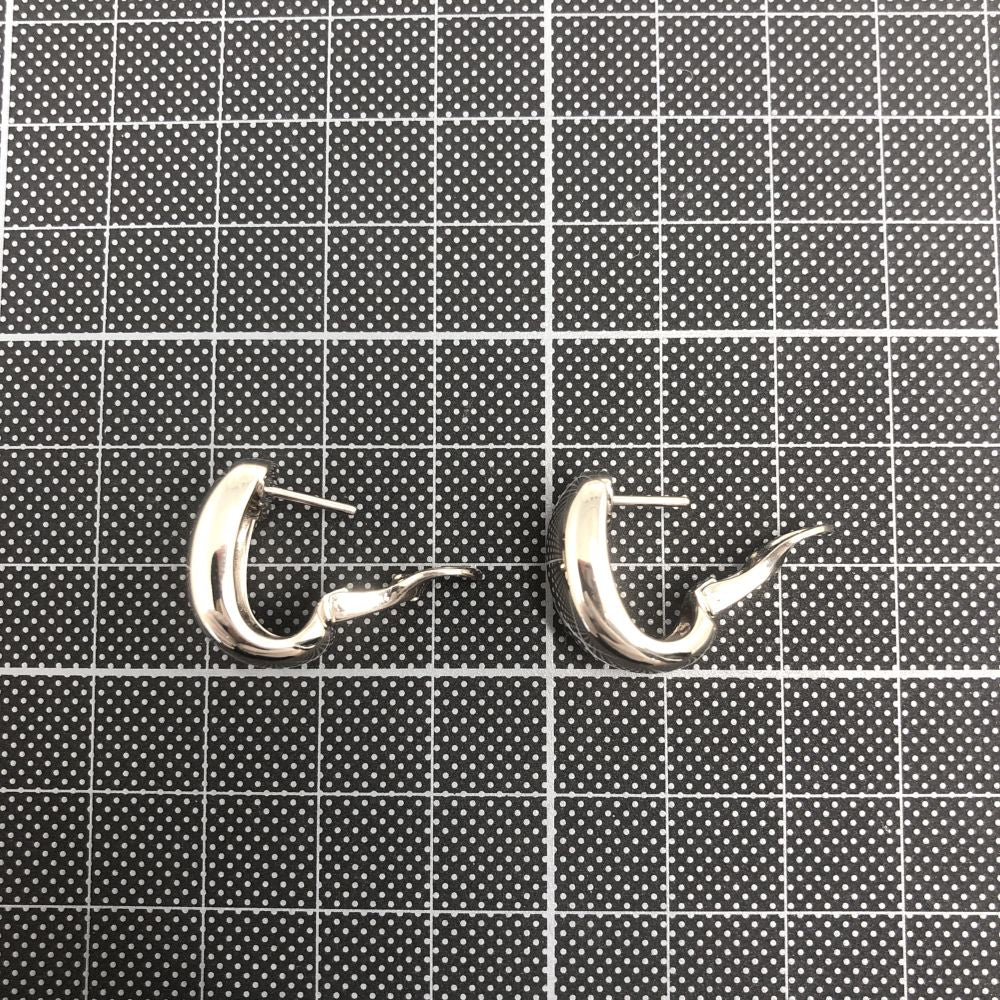 カルティエ ピアス