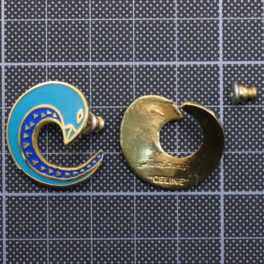 ピアス
