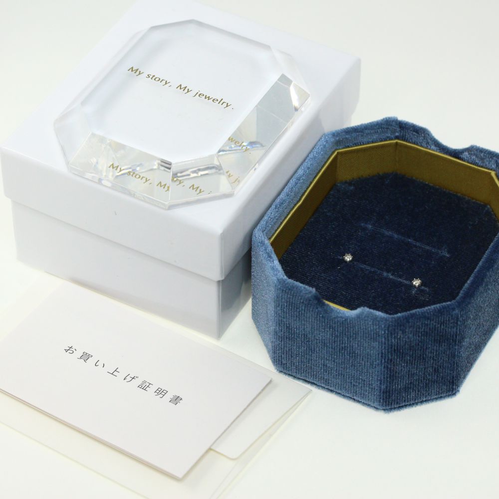 ブルーム ピアス