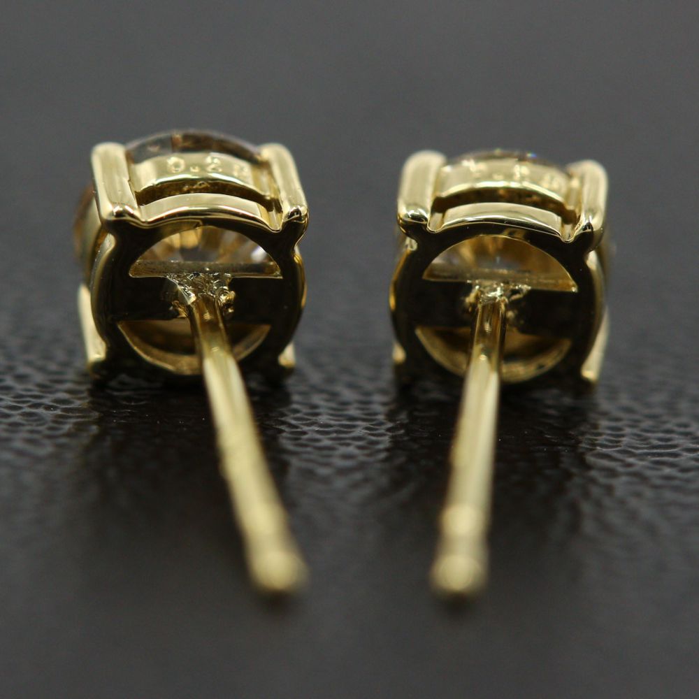 ダイヤモンド ピアス