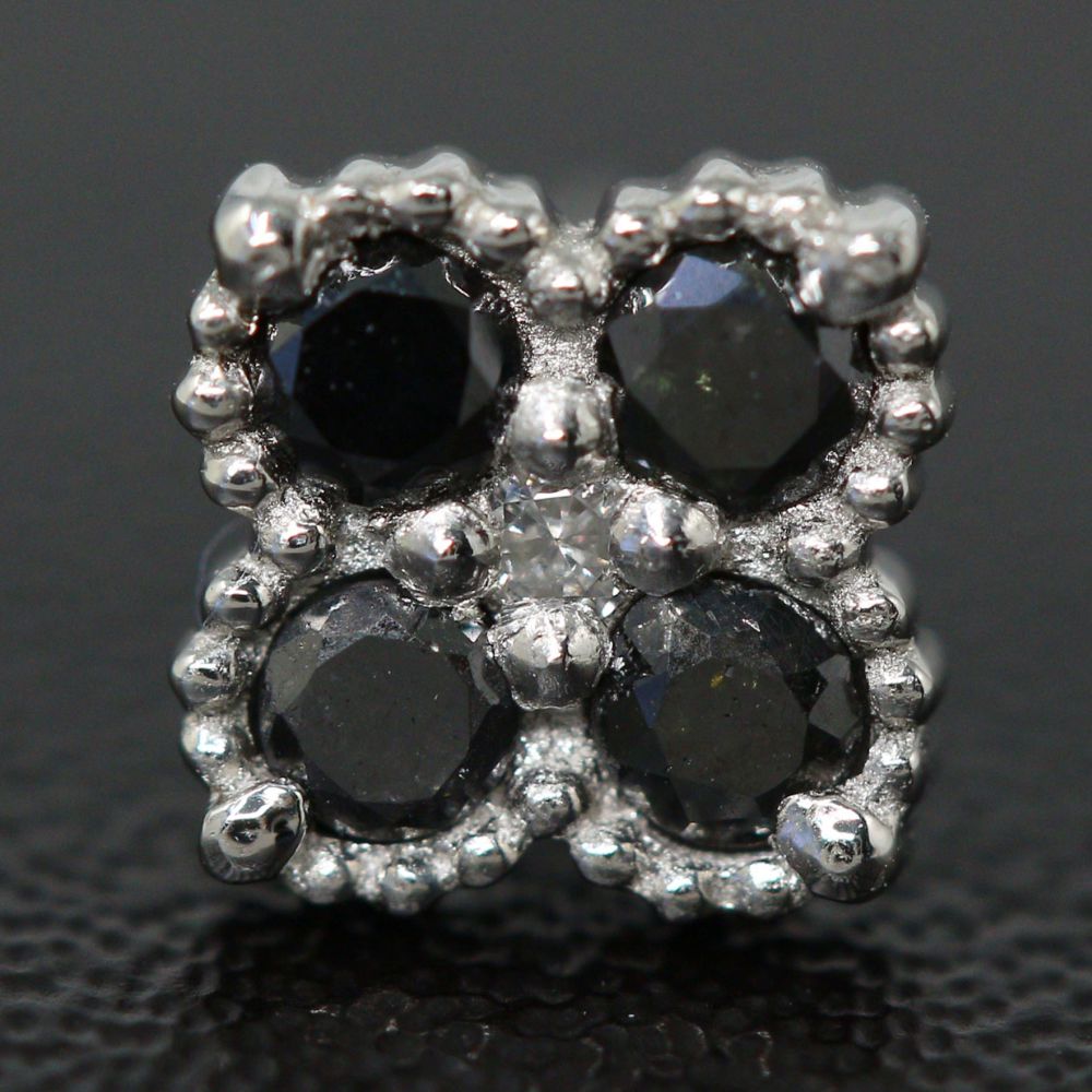 ダイヤモンド ピアス