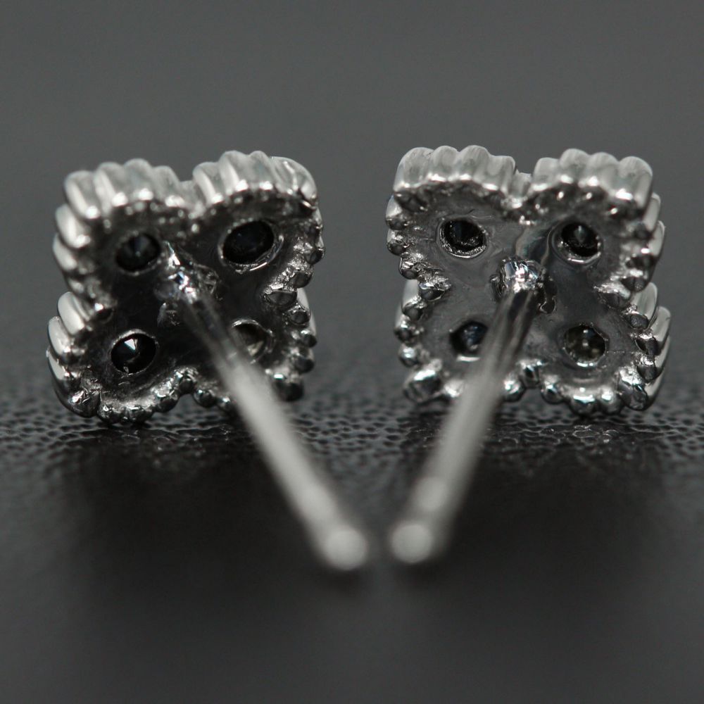 ダイヤモンド ピアス