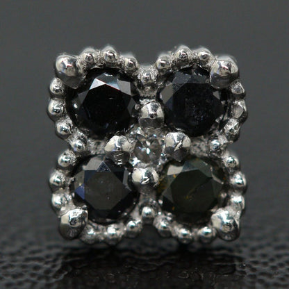 ダイヤモンド ピアス