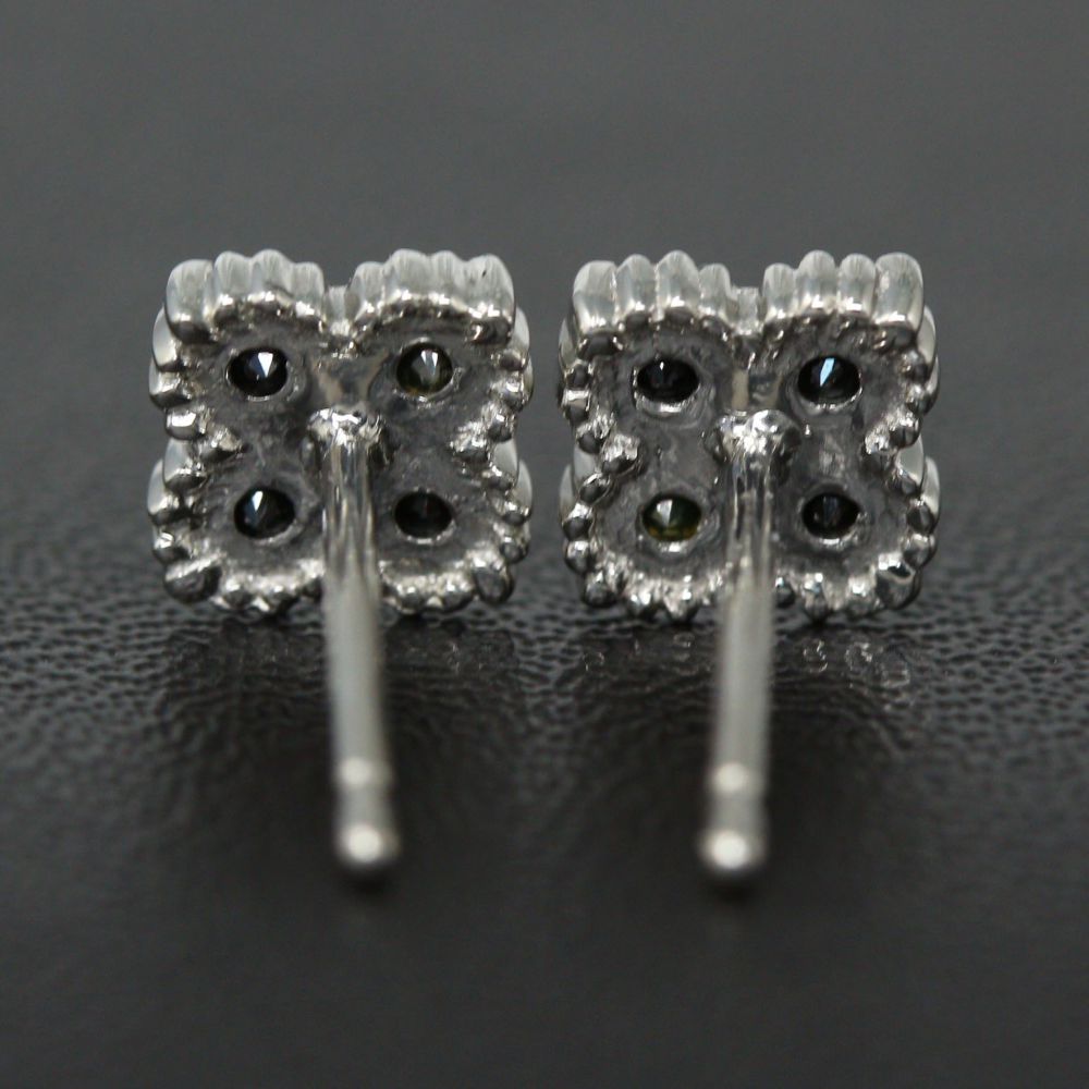 ダイヤモンド ピアス