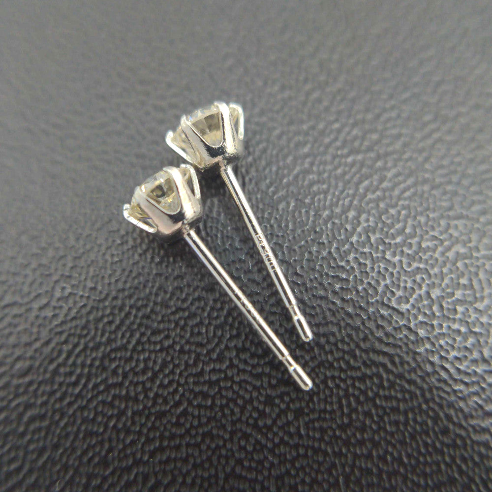 ダイヤモンド ピアス