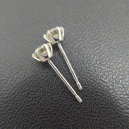 ダイヤモンド ピアス