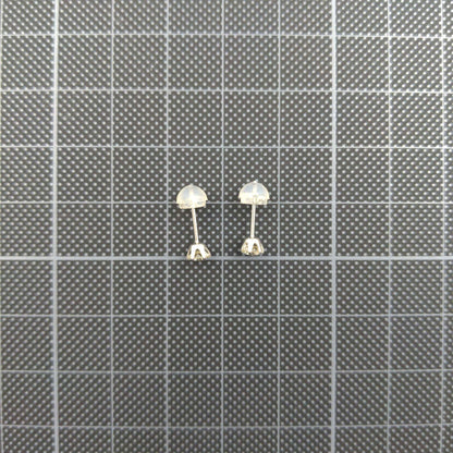 ダイヤモンド ピアス