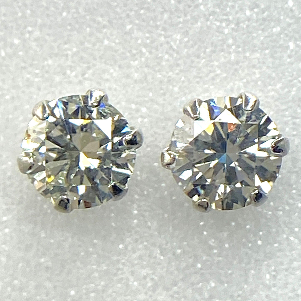 ダイヤモンド ピアス