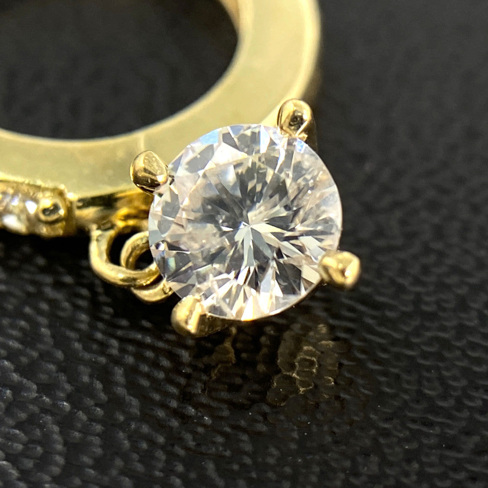 ダイヤモンド ピアス