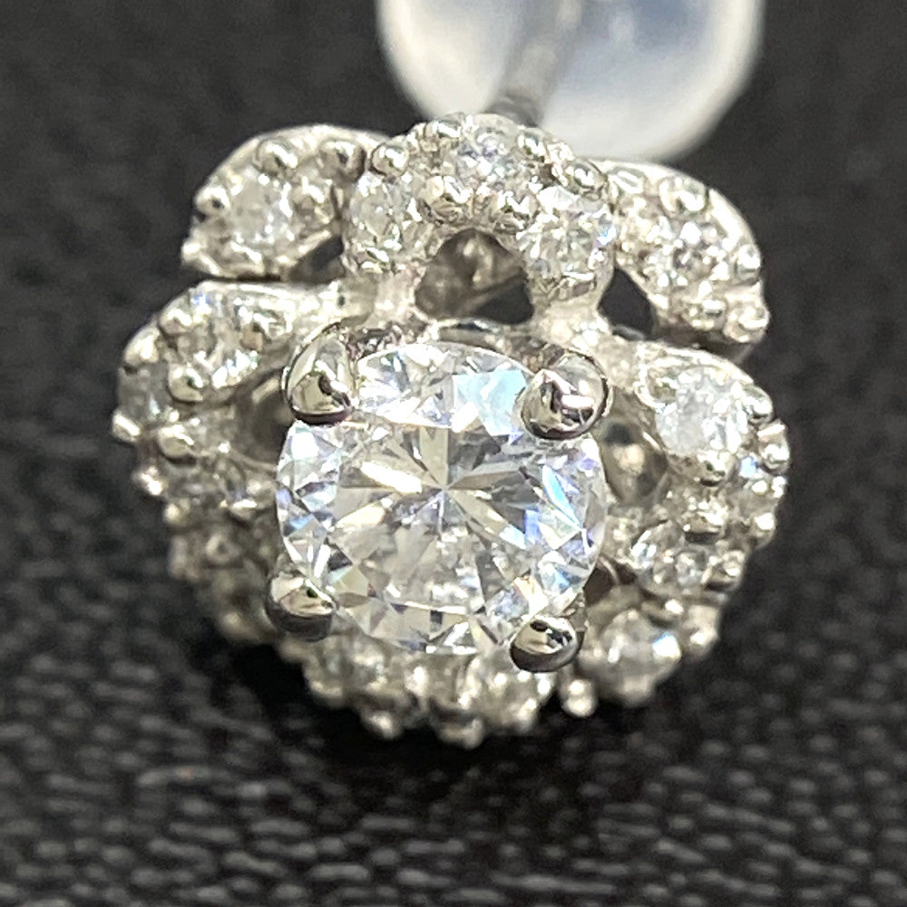 ダイヤモンド ピアス