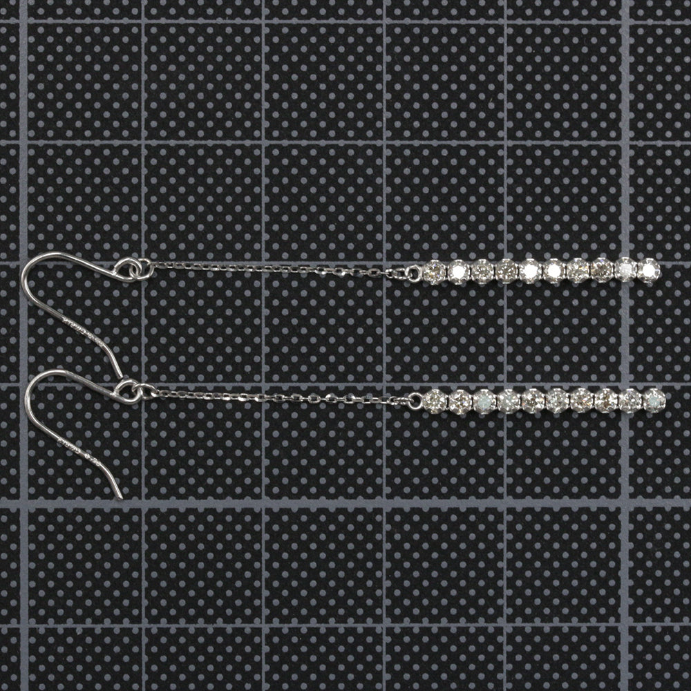 ダイヤモンド ピアス