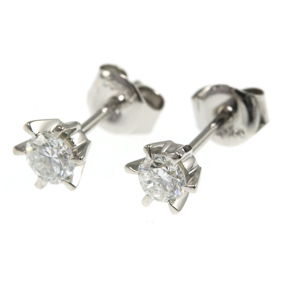 ダイヤモンド ピアス