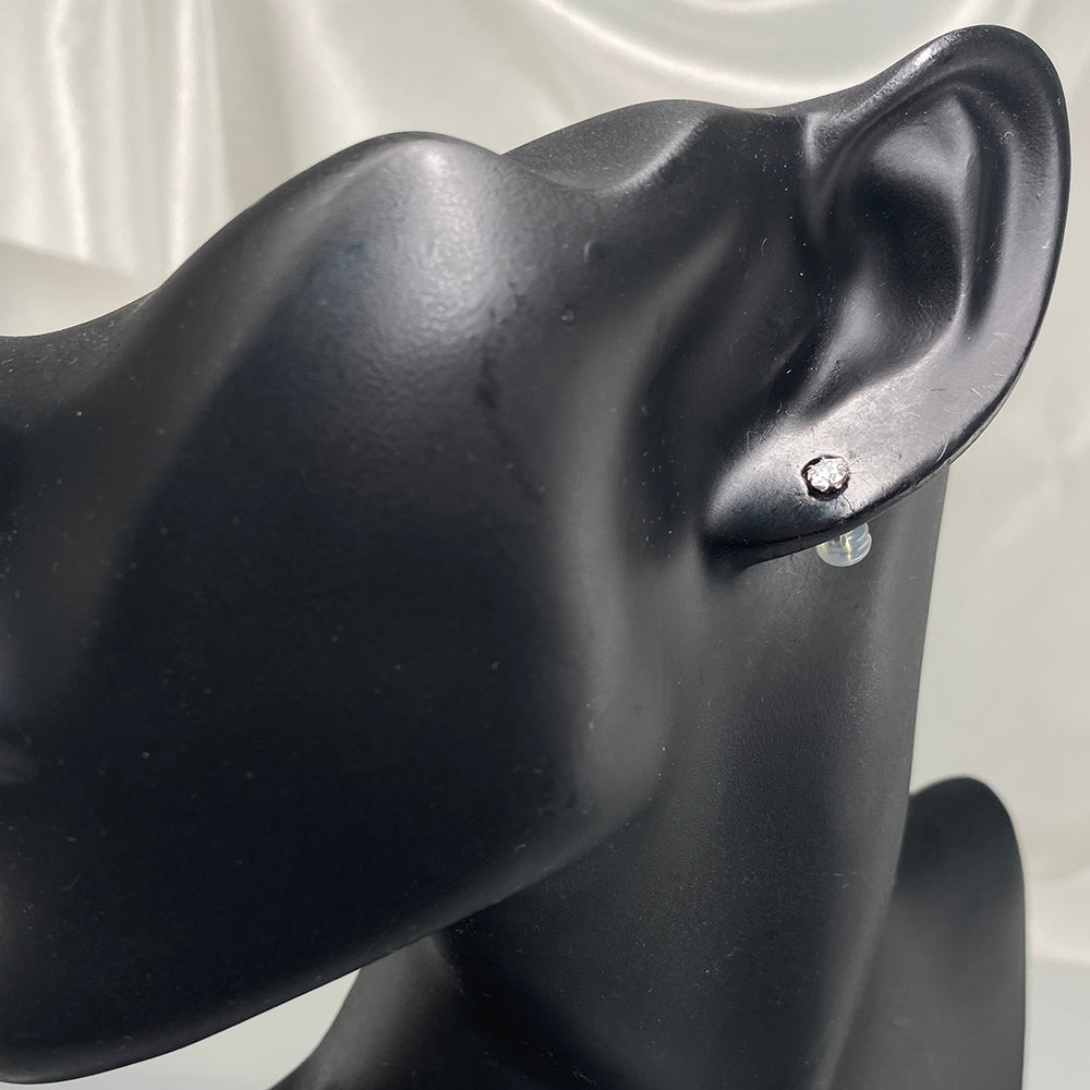 ダイヤモンド ピアス