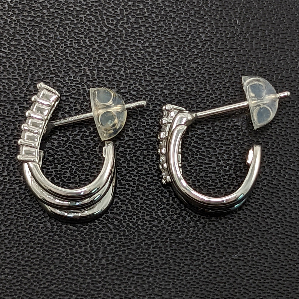 ダイヤモンド ピアス