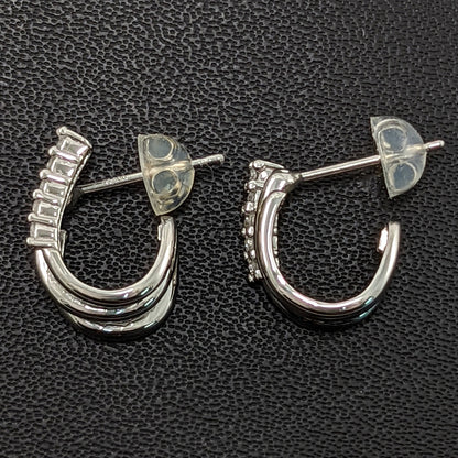 ダイヤモンド ピアス