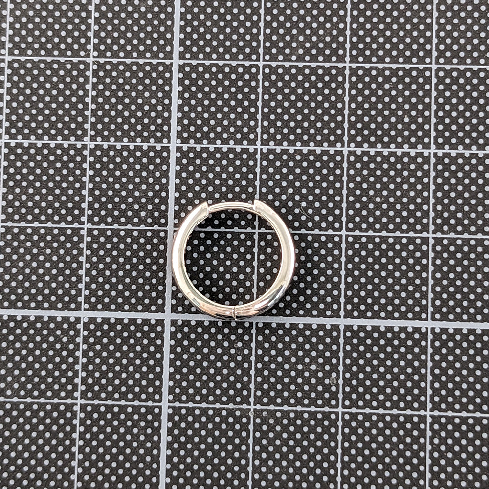 ダイヤモンド ピアス