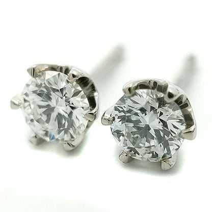 ダイヤモンド ピアス