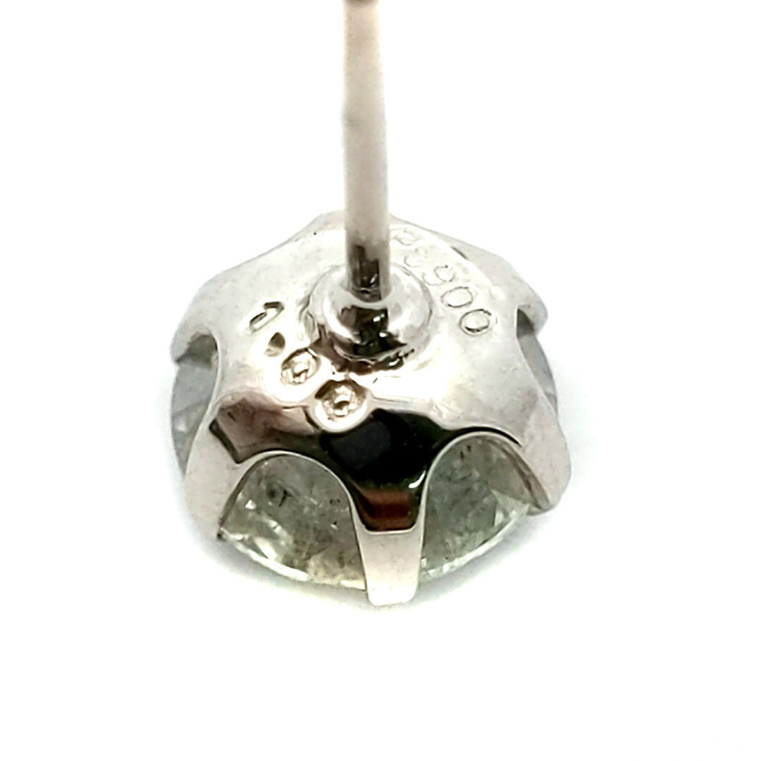 ダイヤモンド ピアス