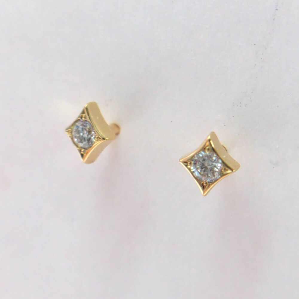 ケイウノ ピアス