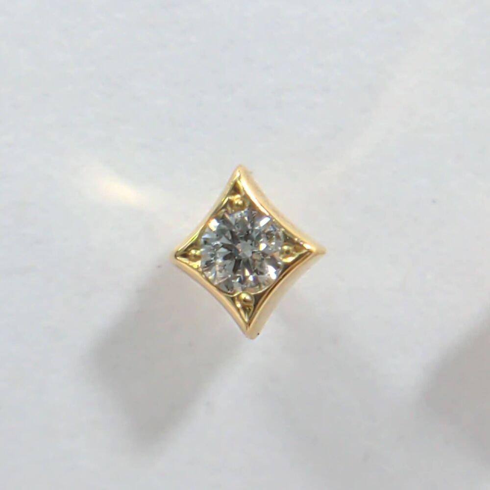 ケイウノ ピアス