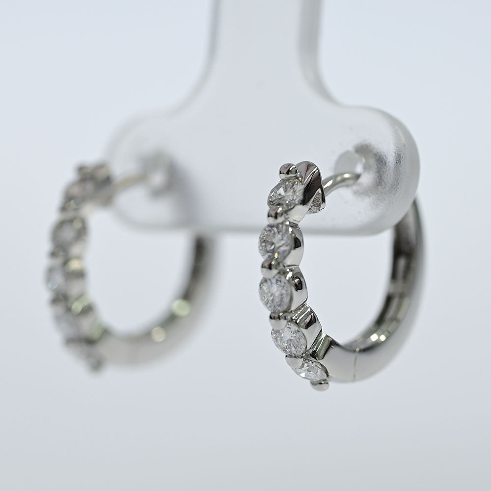 ダイヤモンド ピアス