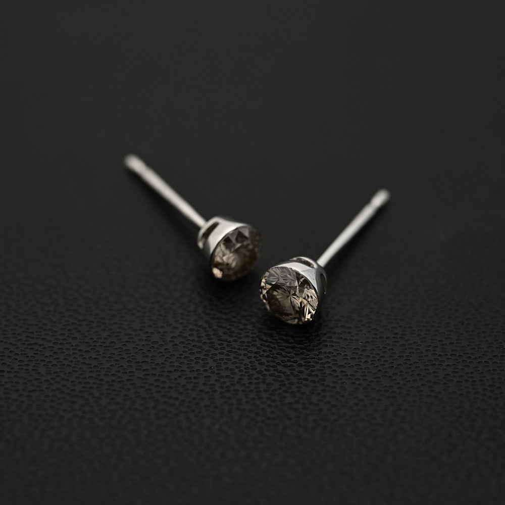 ダイヤモンド ピアス