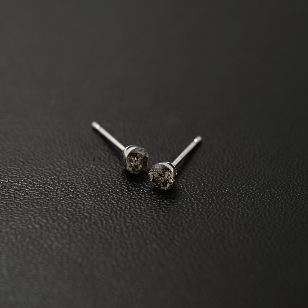 ダイヤモンド ピアス