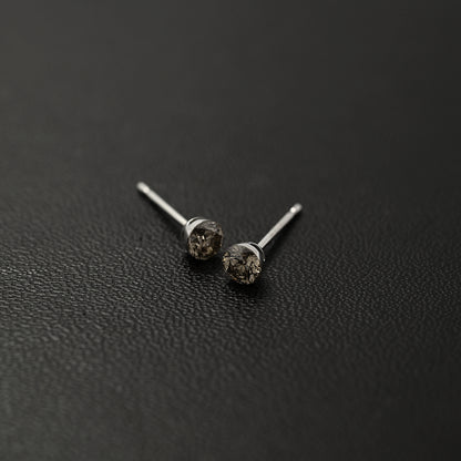 ダイヤモンド ピアス