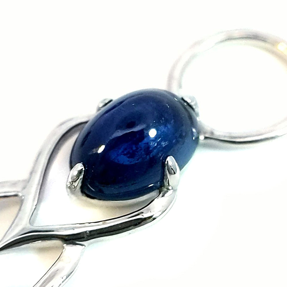 サファイア ピアス