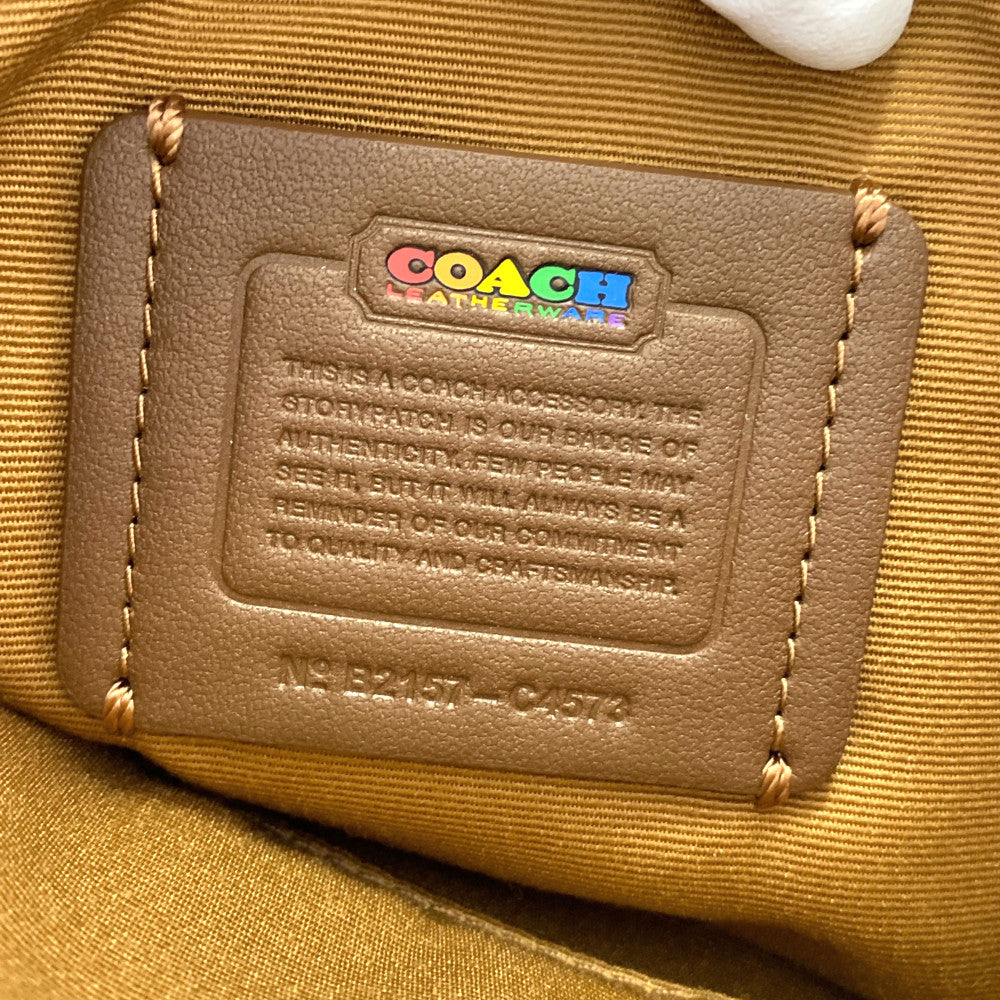 コーチ ポーチ