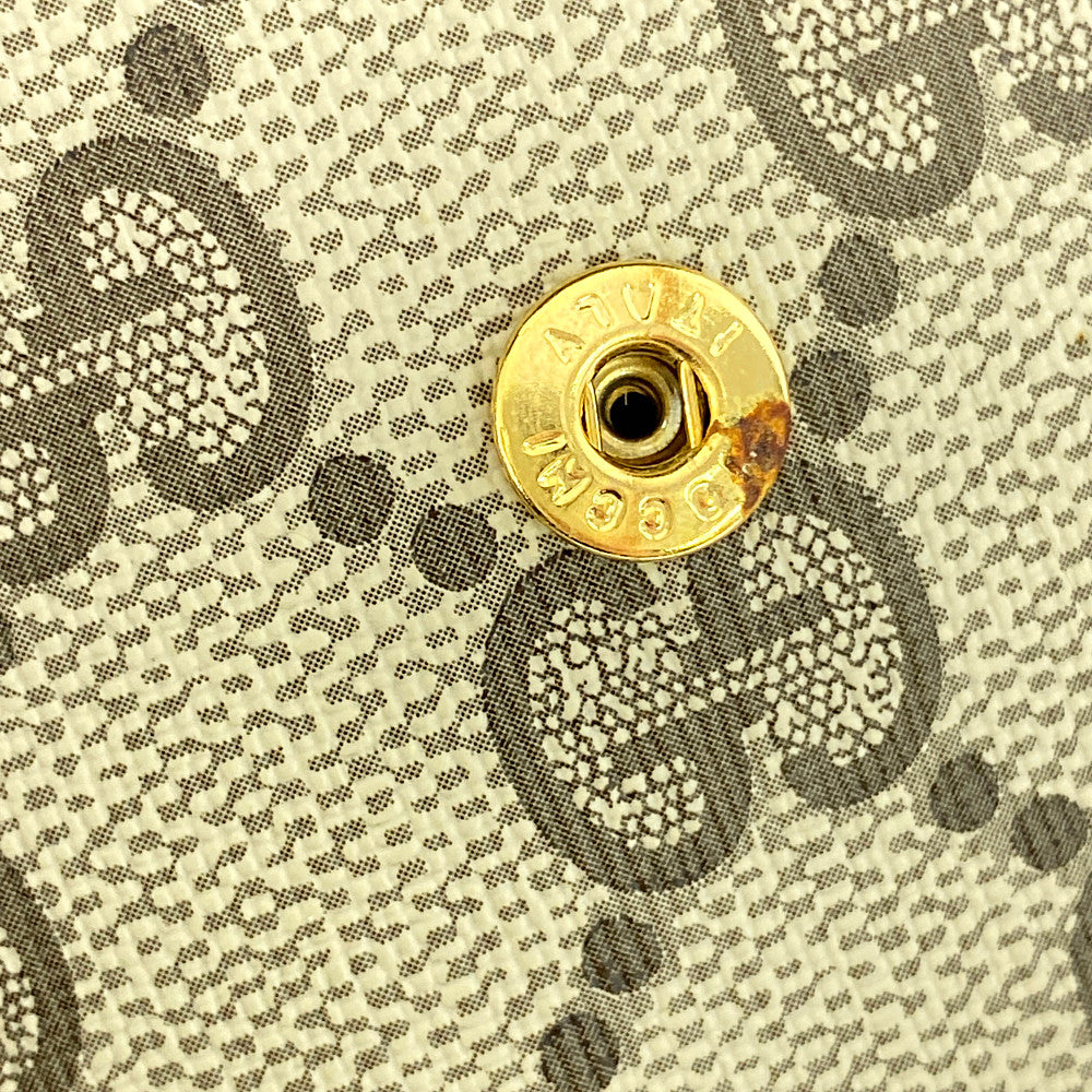 ポーチ