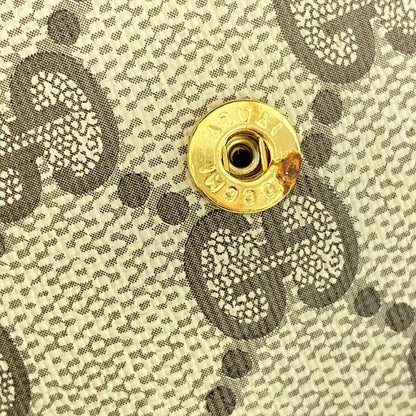 ポーチ
